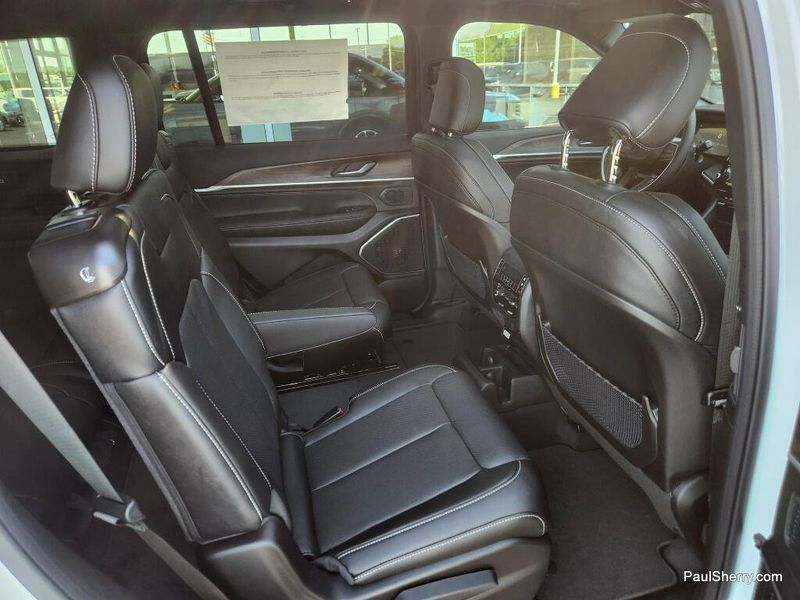 New 2026 Jeep Grand Cherokee L Limited Reserve 4x4