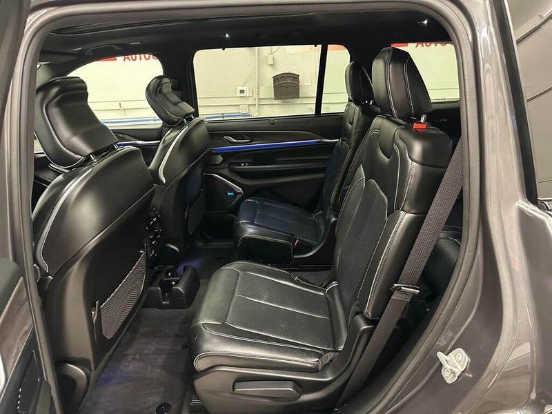 2021 Jeep Grand Cherokee Overland photo 20