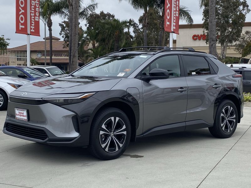 2025 Toyota bZ4X XLEImage 6