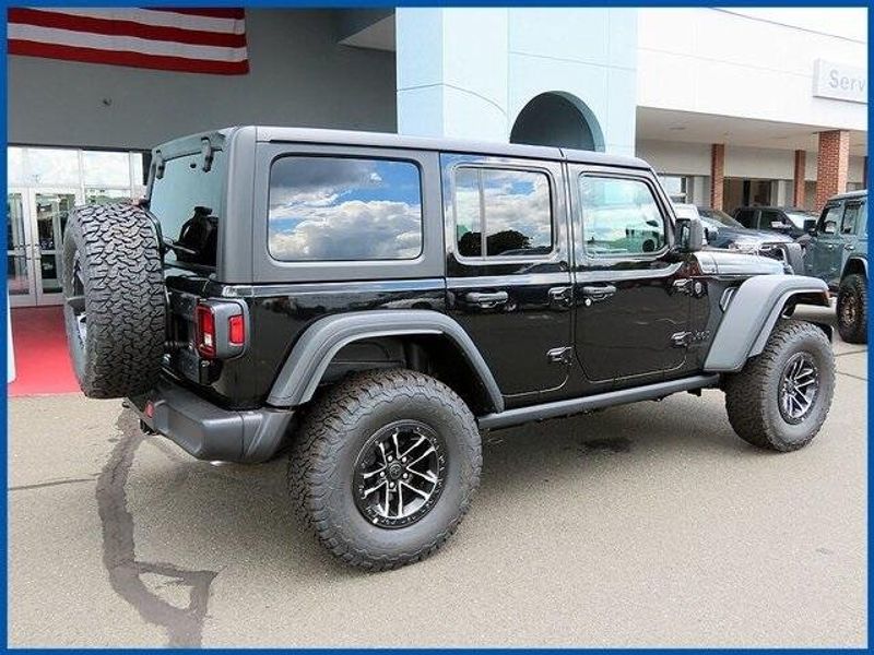 New 2025 Jeep Wrangler WillysImage 7