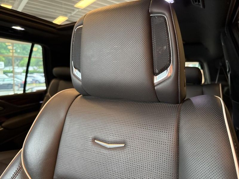 2022 Cadillac Escalade Premium Luxury