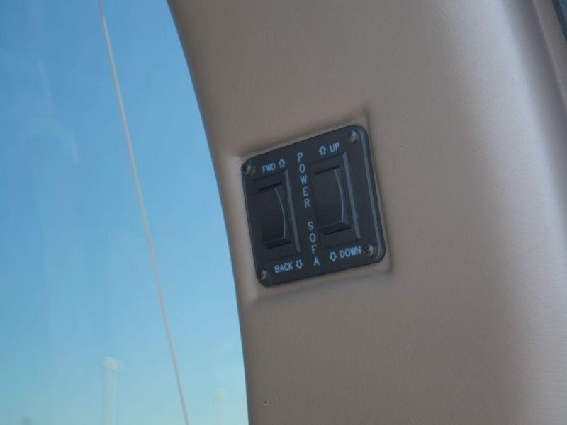 2019 GMC Savana Image 52