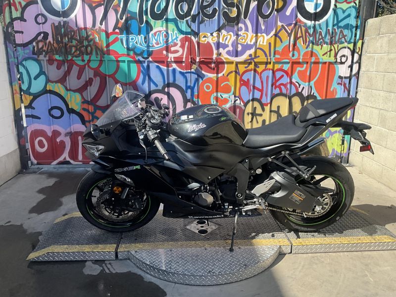 Used 2019 Kawasaki NINJA ZX-6R Image 2