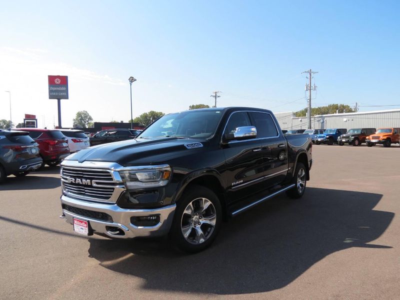 2020 RAM 1500 Laramie 4x4 4dr Crew Cab 5.6 ft. SB PickupImage 4