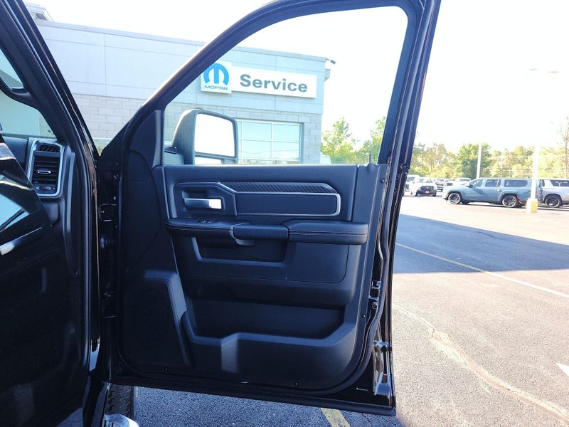 New 2027 RAM 2500 Big Horn Crew Cab 4x4 6'4' Box