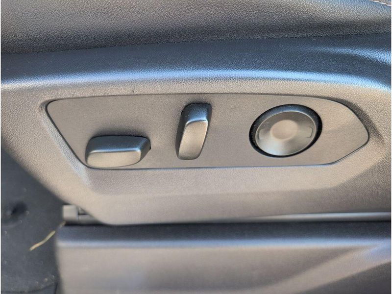 Used 2025 GMC Sierra 1500 SLTImage 11