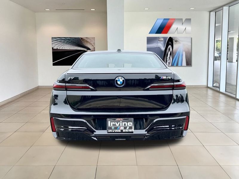 2024 BMW i7 M70Image 7