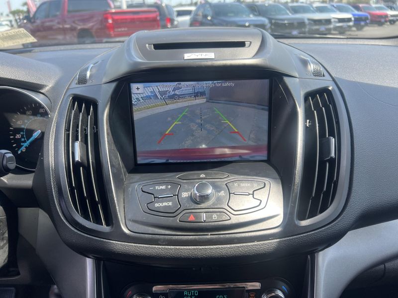 2016 Ford Escape SEImage 17
