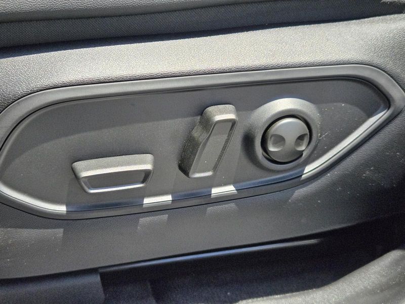 New 2026 Jeep Cherokee Limited 4x4