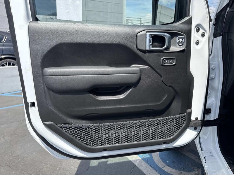 New 2026 Jeep Gladiator Sport S 4x4