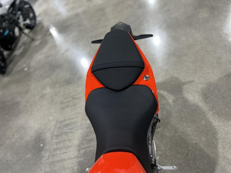 New 2026 Suzuki GSX-8R Image 10