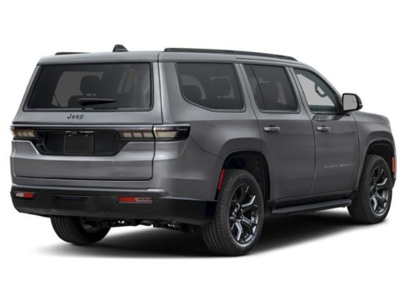 2026 Jeep Grand Wagoneer Summit Reserve 4x4Image 3