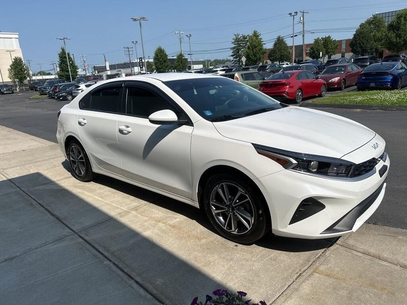 2024 Kia Forte LXSImage 3