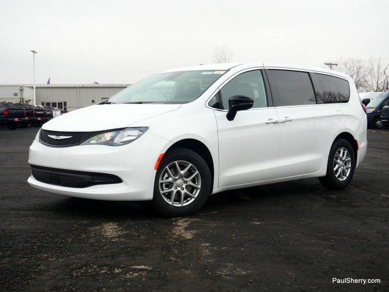 New 2026 Chrysler Voyager Lx