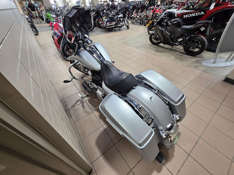 2014 HARLEY STREET GLIDEImage 5