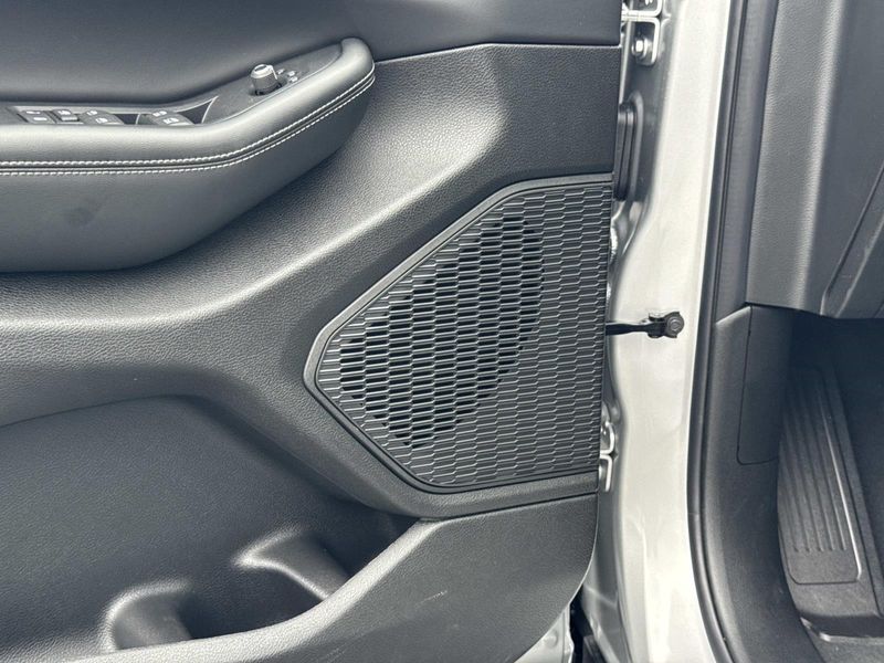 New 2026 Jeep Grand Cherokee Laredo 4x2