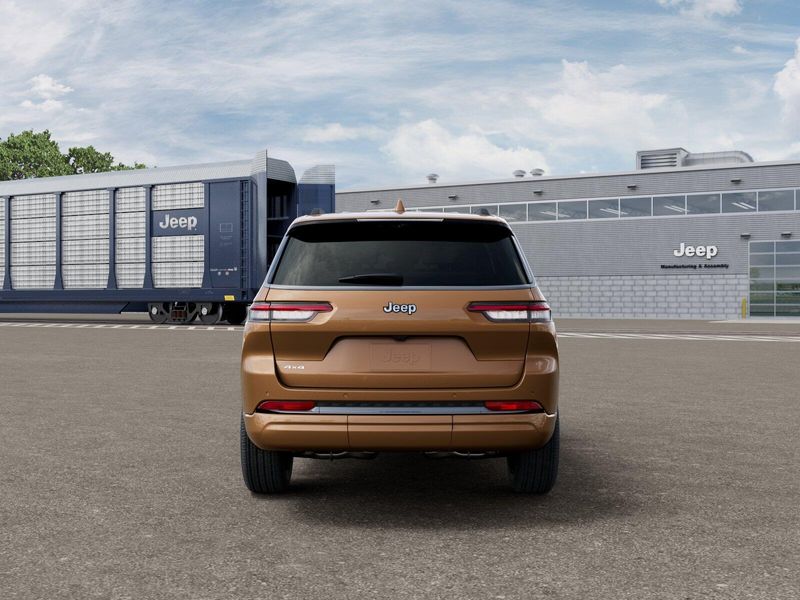 New 2026 Jeep Grand Cherokee L Limited Reserve 4x4Image 7