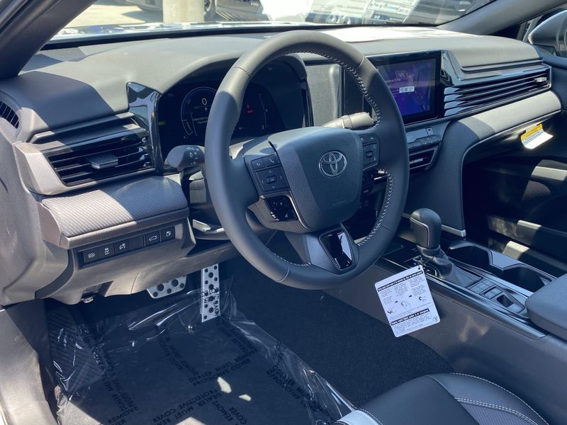 New 2025 Toyota Camry SEImage 13