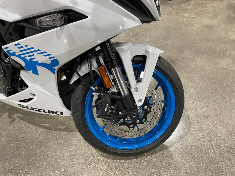 New 2026 Suzuki GSX-8R Image 12