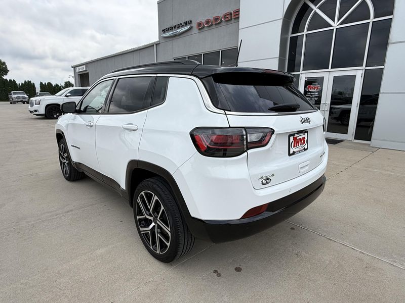 Used 2025 Jeep Compass LimitedImage 40