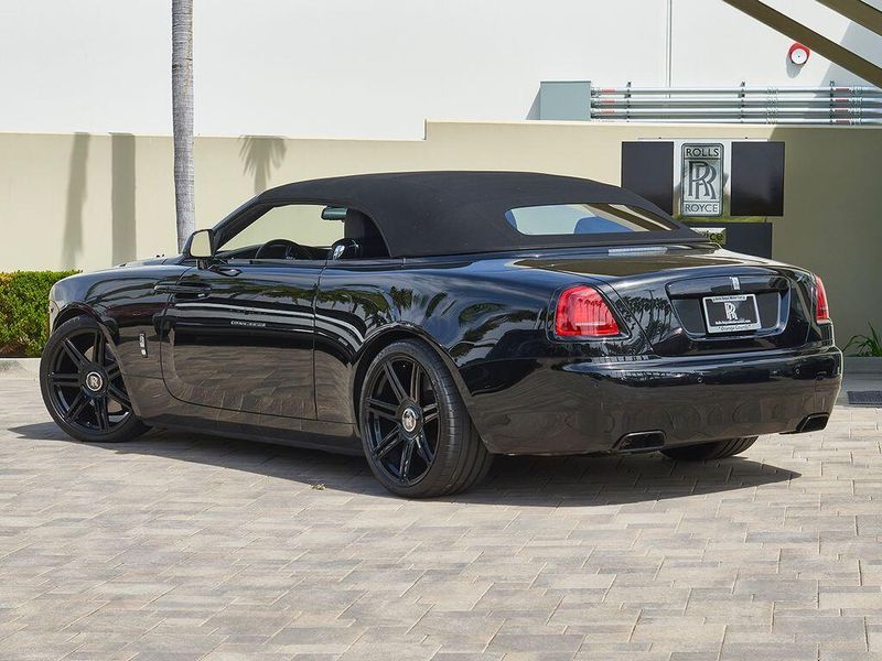 Used 2016 Rolls-Royce Dawn Image 11