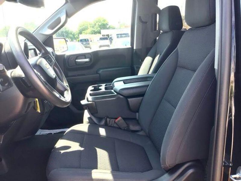 Used 2022 Chevrolet Silverado 1500 LTD CustomImage 11