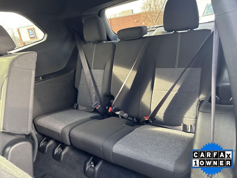 Used 2025 GMC Acadia FWD ElevationImage 21