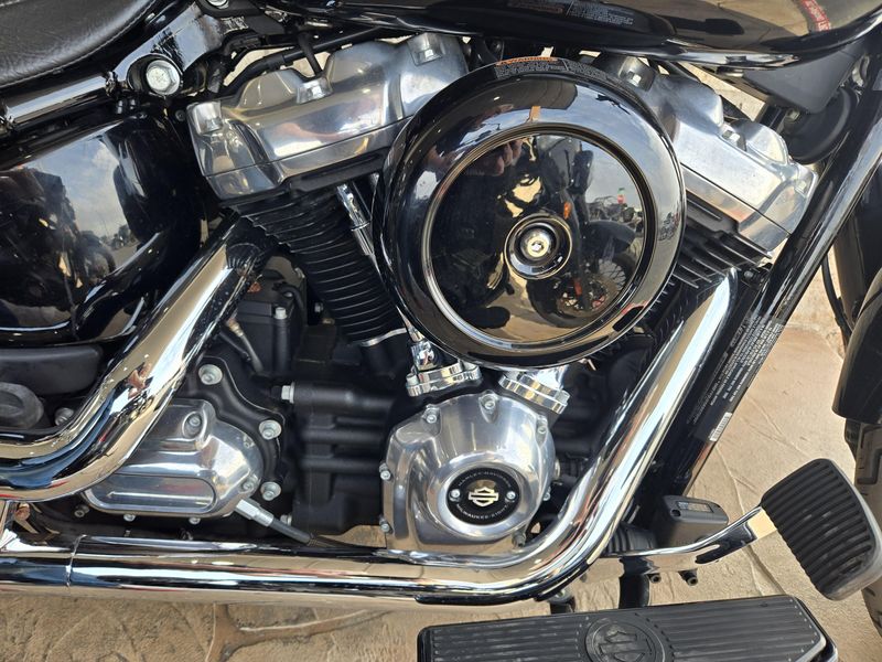 USED 2019 HARLEY SOFTAIL SLIM Image 5