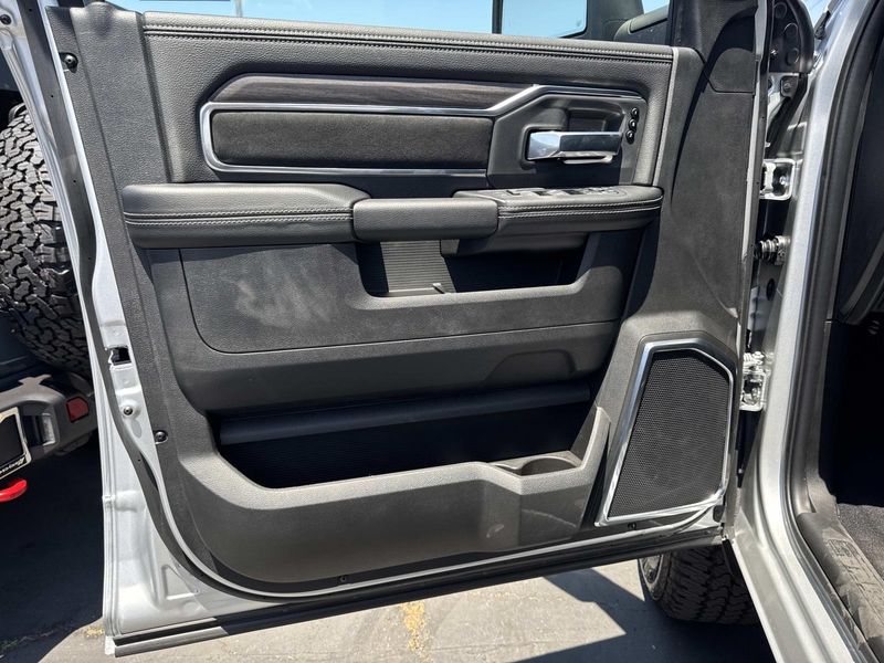 New 2026 RAM 3500 Laramie Crew Cab 4x4 6'4' Box