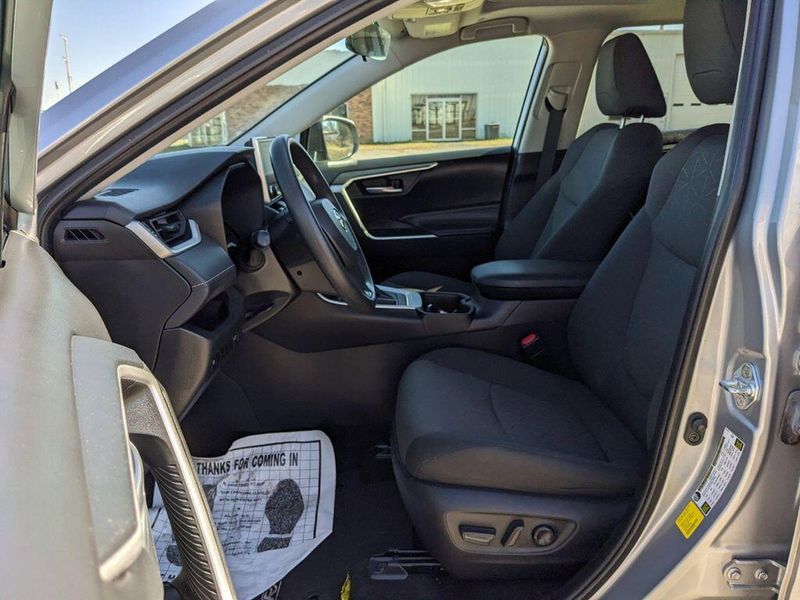 2023 Toyota RAV4 XLEImage 20