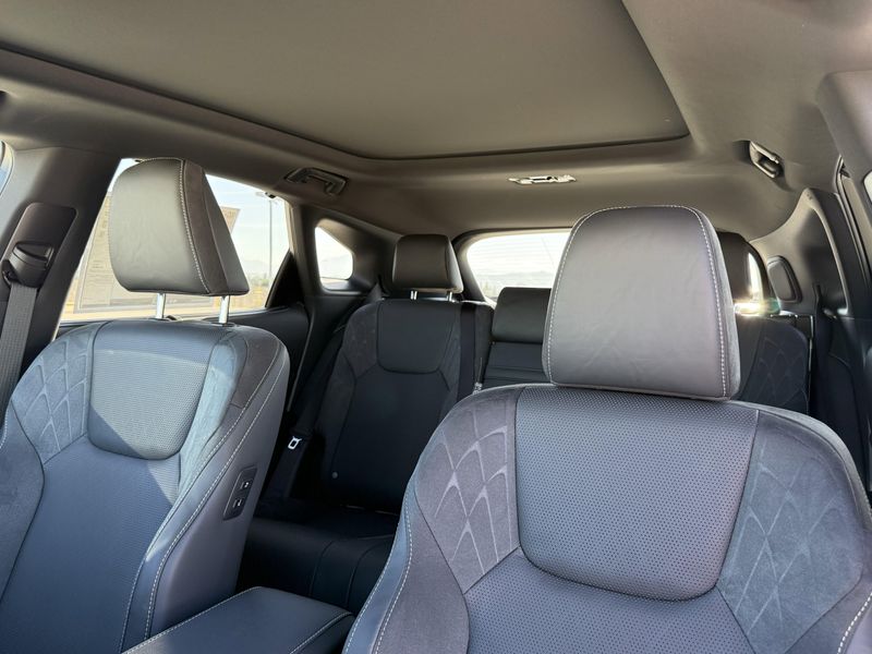 New 2026 Lexus RX 450h+ LuxuryImage 18