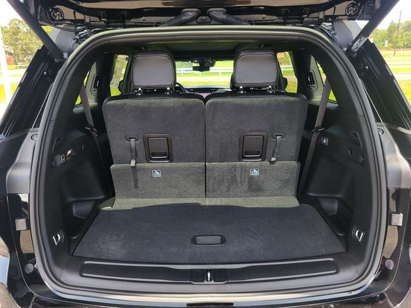 2025 Jeep Grand Cherokee L Limited 4x4Image 10