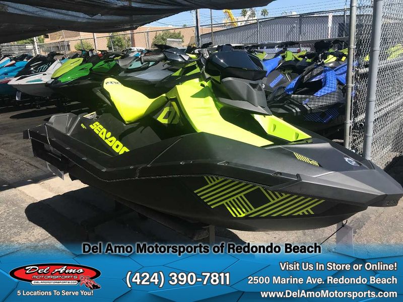 2023 Sea-Doo 65PE  in a MANTA GREEN exterior color. Del Amo Motorsports of Redondo Beach (424) 304-1660 delamomotorsports.com 