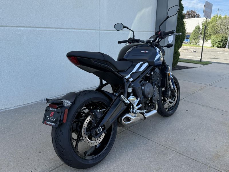 2025 Triumph TRIDENT 660Image 3