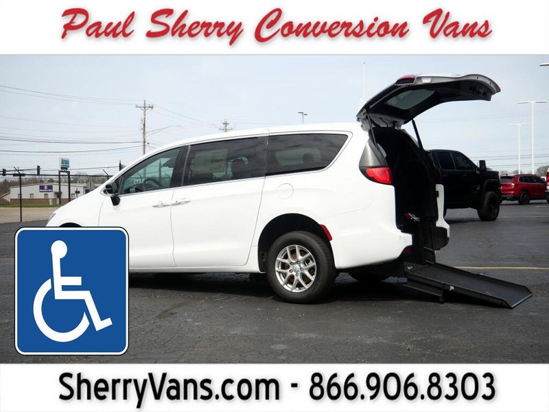 New 2026 Chrysler Voyager Lx