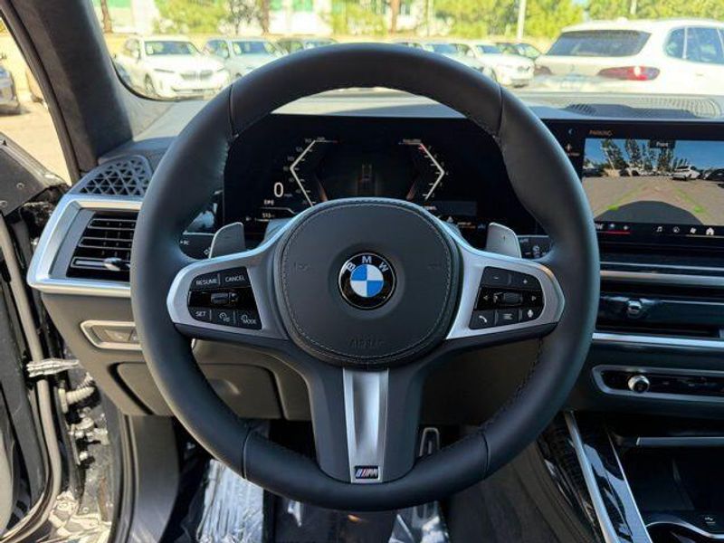 New 2026 BMW X7 xDrive40iImage 21