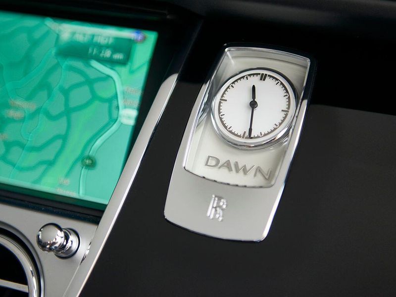 Used 2016 Rolls-Royce Dawn Image 23