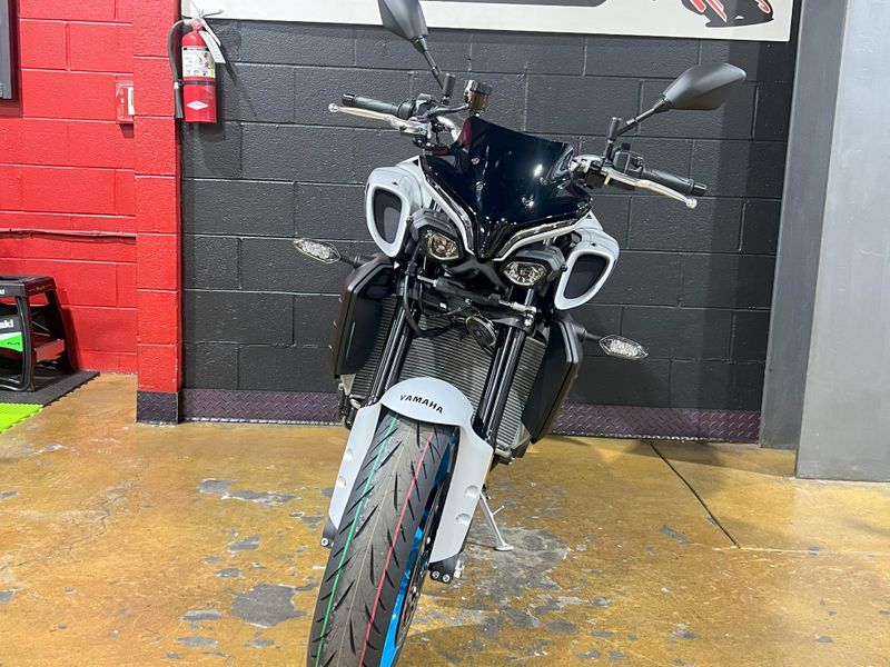 New 2025 Yamaha MT-10 Image 9