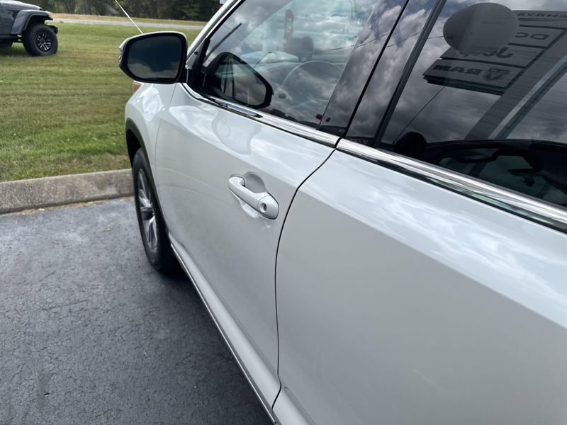 Used 2015 Toyota Highlander XLEImage 11