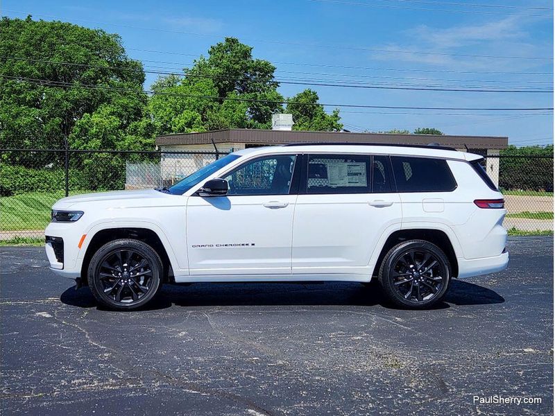 New 2026 Jeep Grand Cherokee L Limited Reserve 4x4