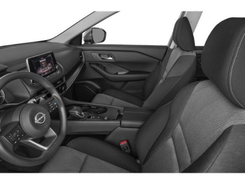 2025 Nissan Rogue SV photo 9