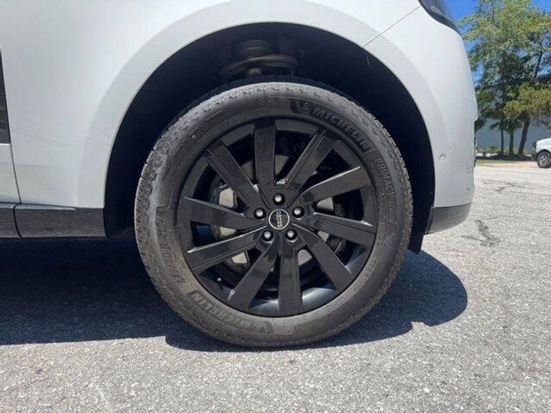 2023 Land Rover Range Rover SE