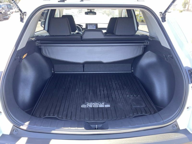 Used 2022 Toyota Corolla Cross LE 4WD (Natl)