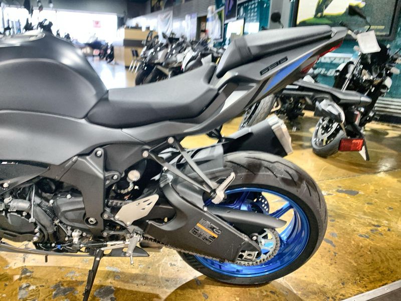 New 2026 Kawasaki NINJA ZX-6R ABS Image 10