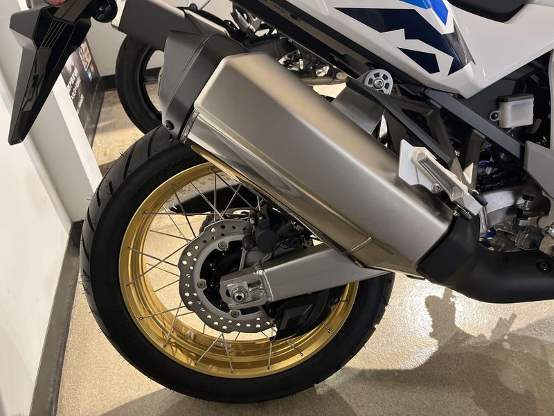 New 2026 Honda AFRICA TWIN DCT Image 18