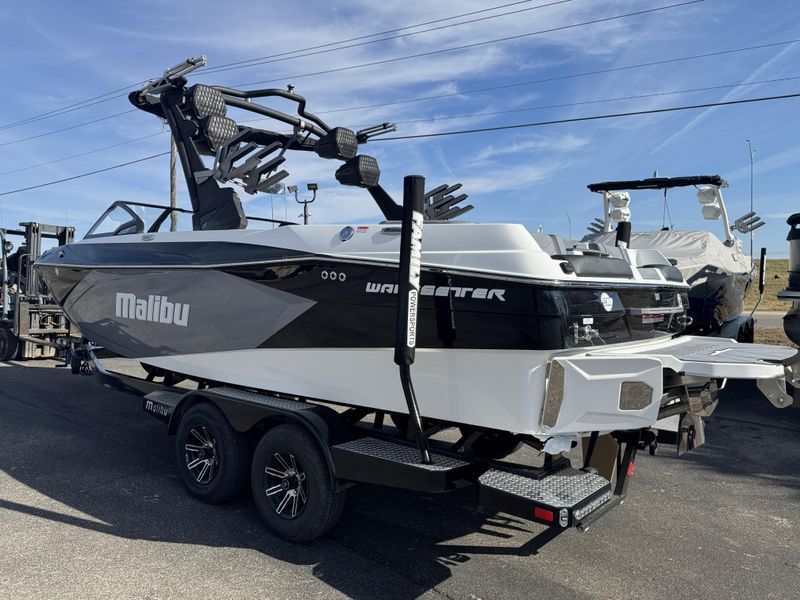 2025 MALIBU WAKESETTER 23 LSV Image 9