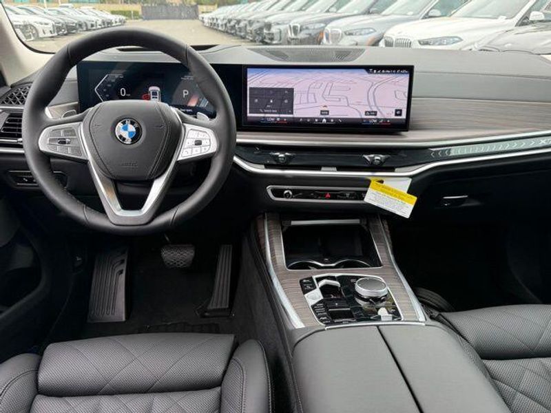 New 2026 BMW X7 xDrive40iImage 26