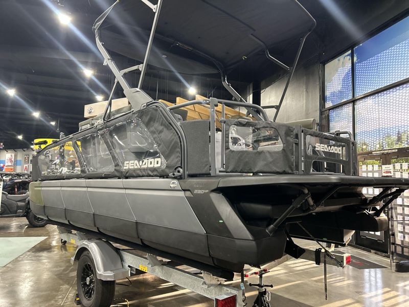 New 2025 Sea-Doo SWITCH FISH 21