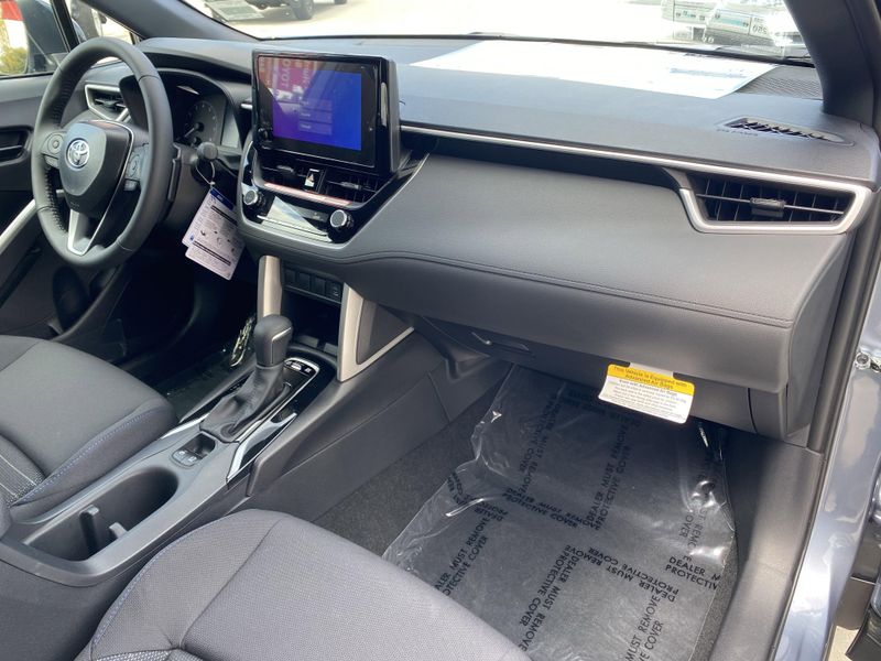 2025 Toyota Corolla Cross Hybrid SEImage 9