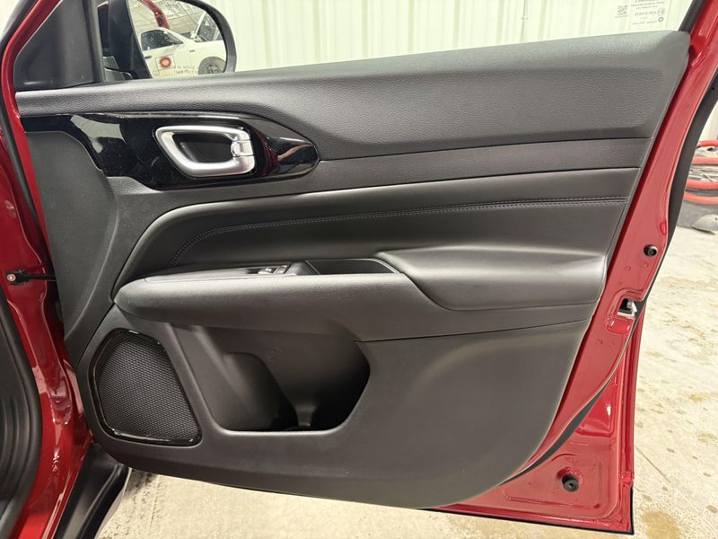 New 2026 Jeep Compass Latitude Altitude 4x4Image 10